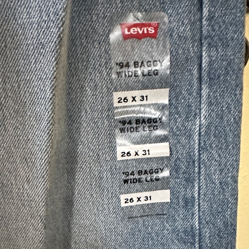 NWT Levi's Women's Sky Blue Wide Leg Jeans - Picture 5 of 9